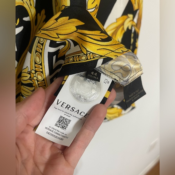 NEW Authentic Versace STUNNING blouse 🎉👏🏼100%SILK - Picture 16 of 17